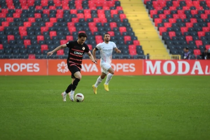 Trendyol Süper Lig: Gaziantep FK: 0 - Antalyaspor: 0 (İlk yarı)