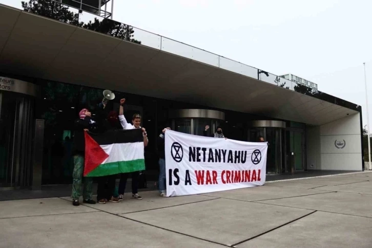 Ceza Mahkemesi’nde İsrail karşıtı protesto: “Netanyahu bir savaş suçlusu”