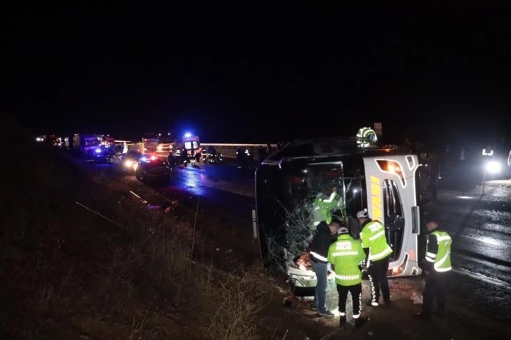 Kayseri’de yolcu otobüsü devrildi: 8’i ağır 38 yaralı