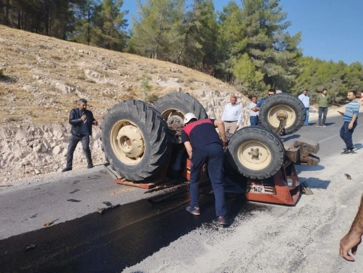 Şanlıurfa'da devrilen traktörün sürücüsü hayatını kaybetti