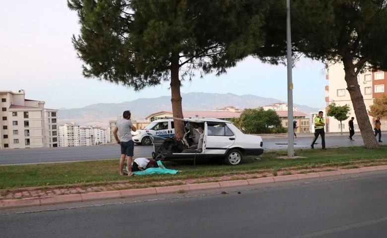 Bir aylık çifti trafik kazası ayırdı