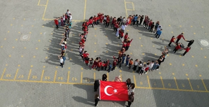 Urfa’daki Yeni Zelanda okulunda cumhuriyet coşkusu