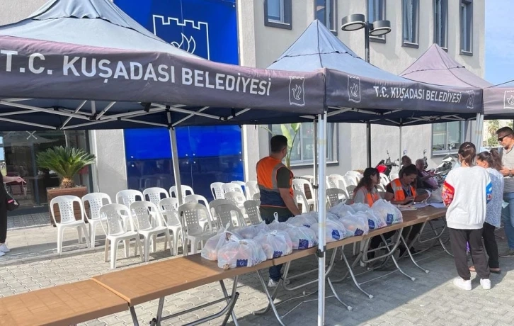 Kuşadası Belediyesi’nden 3 bin 100 öğrenciye beslenme desteği