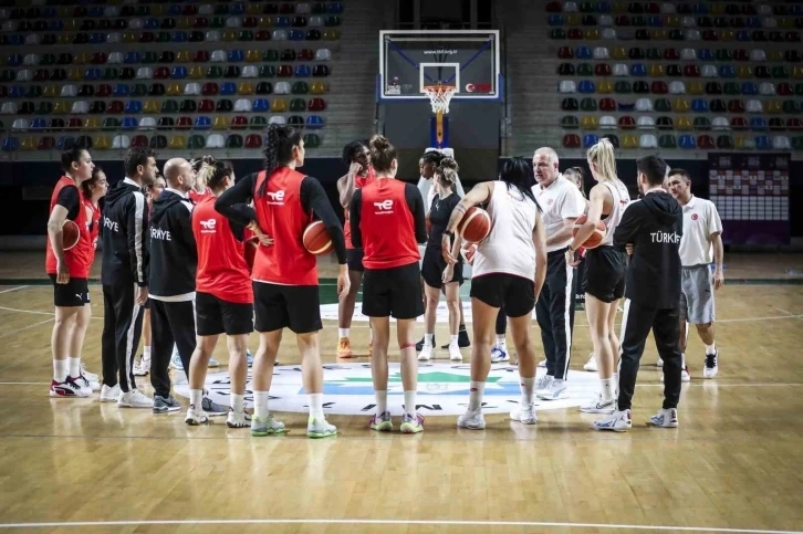 Türkiye A Milli Kadın Basketbol Takımı, Slovakya maçı hazırlıklarına başladı