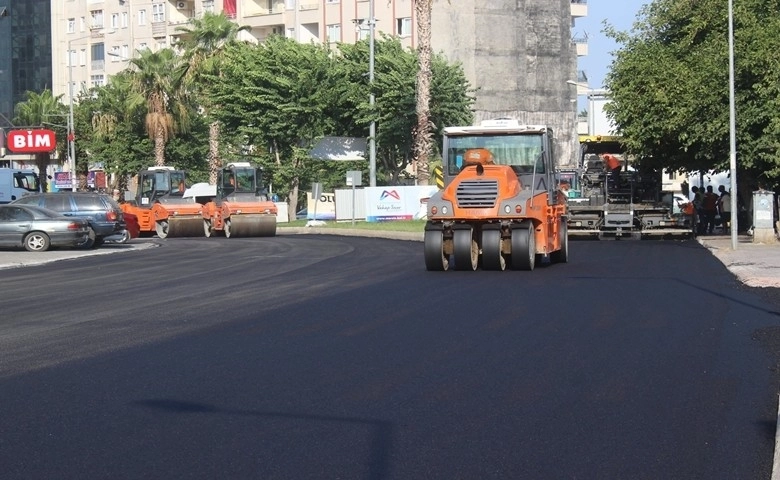 Mersin'de yol çalışmaları devam ediyor