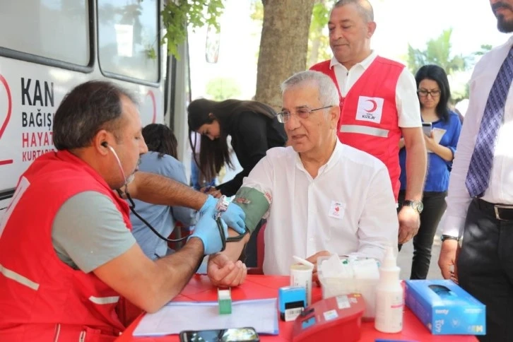 Mezitli Belediyesi kan bağışında bulundu