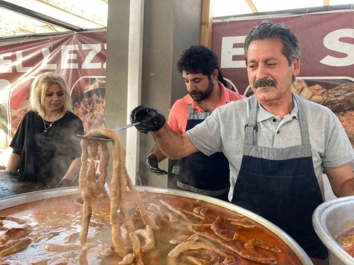 Ankara 'da Şırdan yeme yarışması düzenlendi