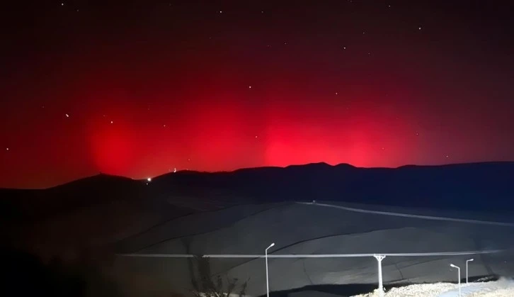 Van’da kuzey ışıkları insanları tedirgin ediyor