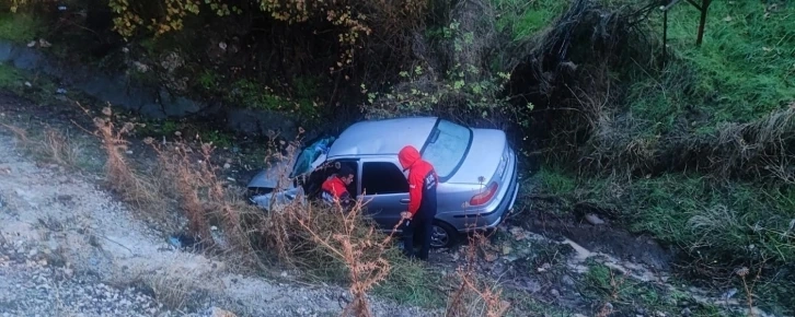 Siirt’te otomobil şarampole uçtu: 1 ölü, 8 yaralı