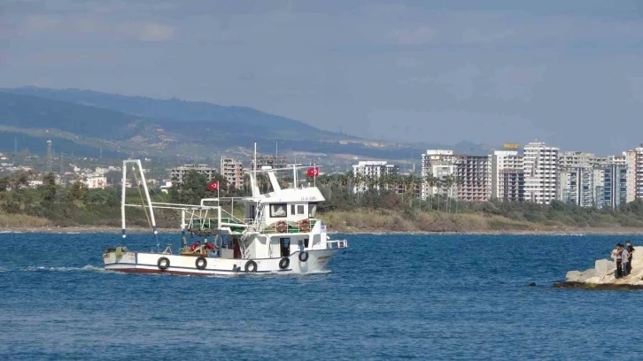 Fırtına sonrası Akdenizde tekneler açılmaya başladı