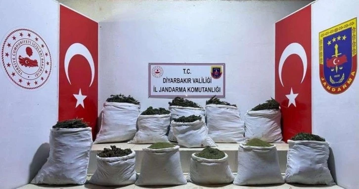 Diyarbakır’da 312 kilo esrar ve bin 706 kök kenevir ele geçirildi