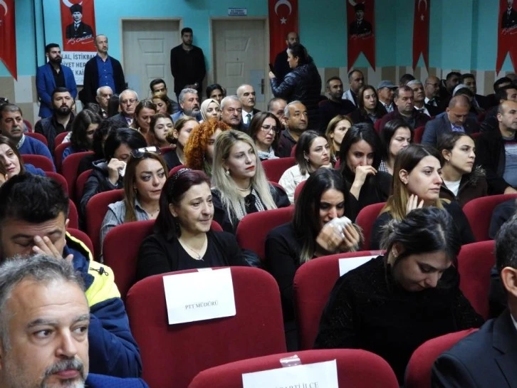 Hatay'da Öğretmenler Günü'nde duygusal anlar yaşandı