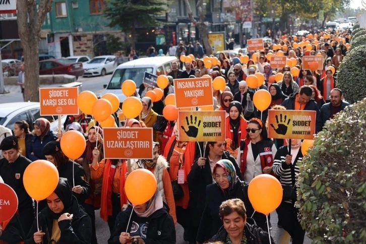 Kadınlar Türkiye genelinde sokaktaydı, Niğdeli kadınlar, kadına şiddete karşı yürüdü