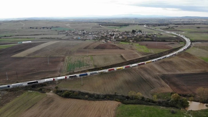 Avrupa'ya geçmek isteyen Tırlardan Hamzabeyli’de 20 kilometre kuyruk oluştu