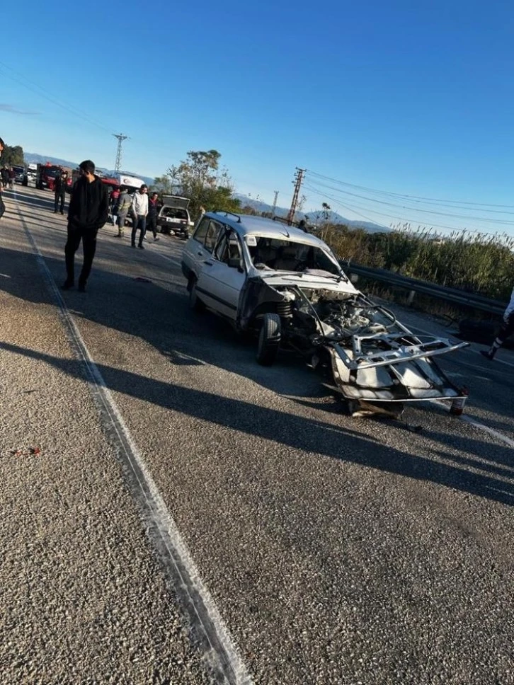 Osmaniye'de iki otomobil çarpıştı: 4 yaralı