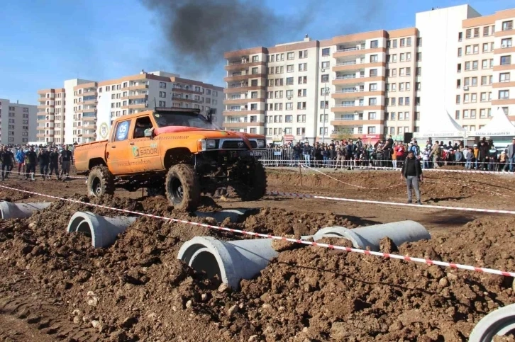 Şırnak'ta ilk defa off-roda heyecanı yaşandı