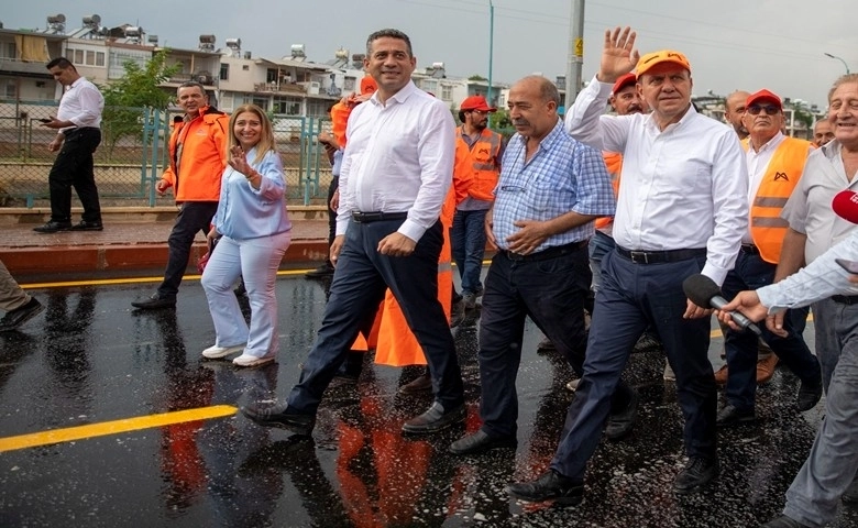 Başkan Seçer, Tarsus’taki çalışmaları inceledi