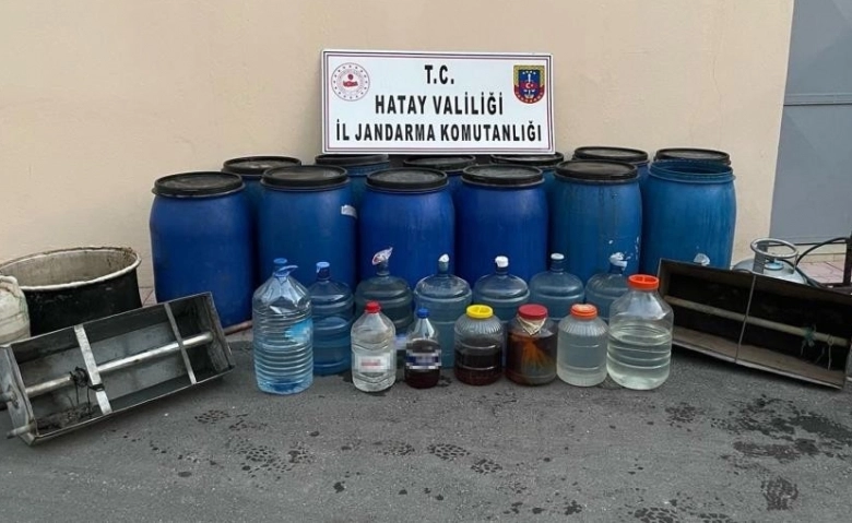 Hatay’da bin 750 litre sahte içki ele geçirildi