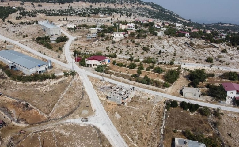 Tarsus Belediyesi  kırsaldaki 4 mahallenin daha yolunu asfaltladı