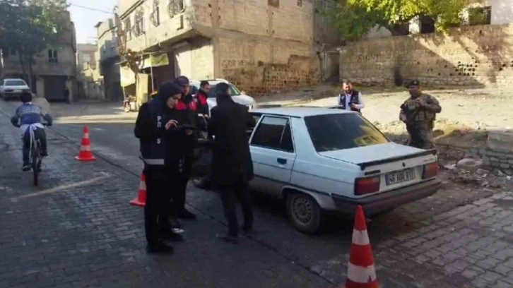 Polis, Şanlıurfa’da aranan 27 şüpheliyi yakaladı