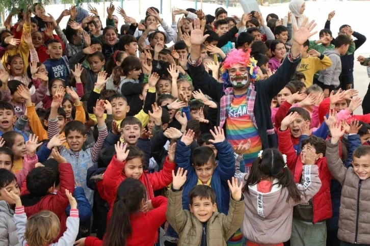 Hatay da Depremden etkilenen çocukların yüzü gülüyor