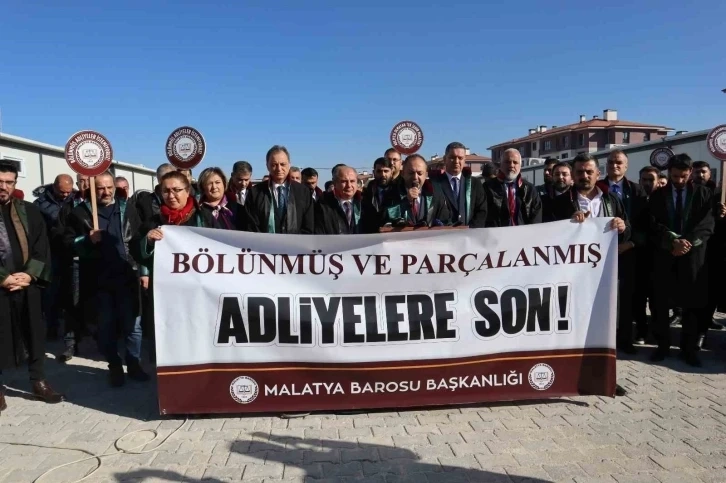 Malatya’da avukatlardan ’adliye binası’ eylemi