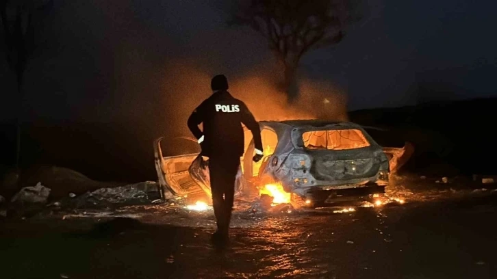 Arnavutköy de CHP Gençlik Kolları Yardımcısı’na silahlı saldırı araç ve silahlar ormanlık alanda kundaklandı