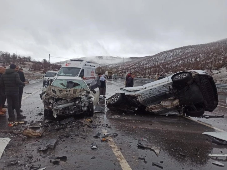 Bingöl’de trafik kazası: 1 ölü, 4 yaralı