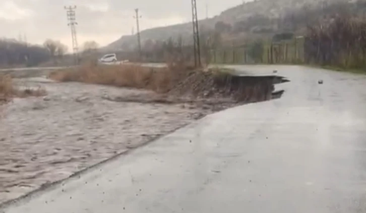 Turuncu kodla uyarılan Şırnak’ta dereler taştı, yol çöktü