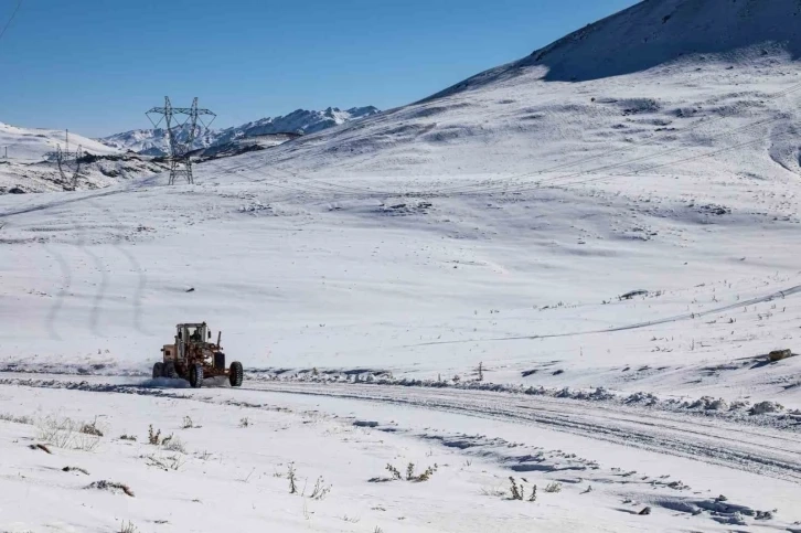 Şehir ile bağlantıları kesildi,  272 yerleşim yerinin yolu ulaşıma kapandı