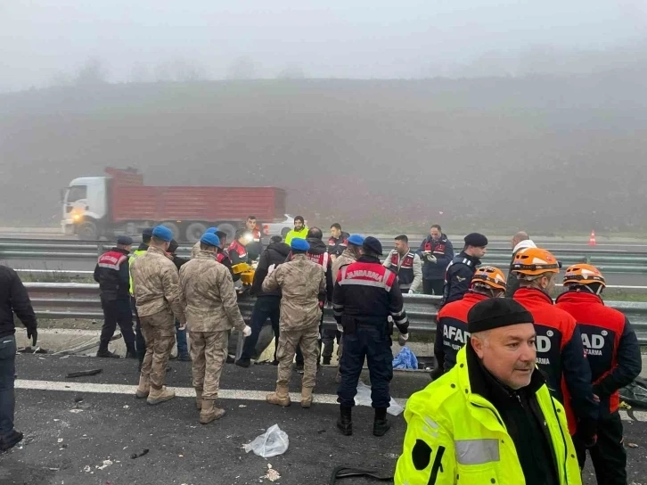 Otoyolda feci kaza: 11 ölü, 57 yaralı