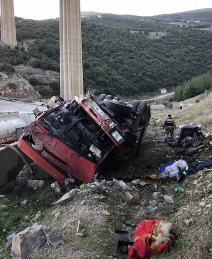 Nurdağı'nda uçuruma yuvarlanan tankerin sürücüsü hayatını kayıp etti