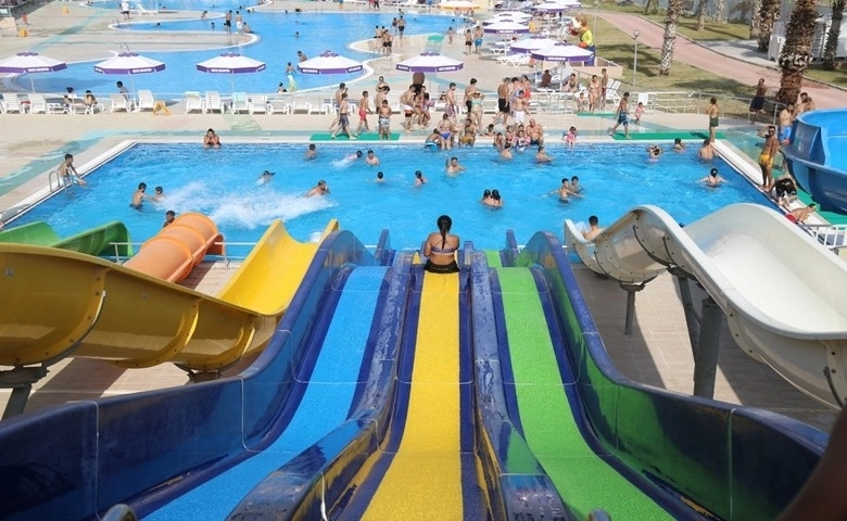 Mezitli Belediyesinin Aquapark'ndan 36 bin kişiyi faydalandı