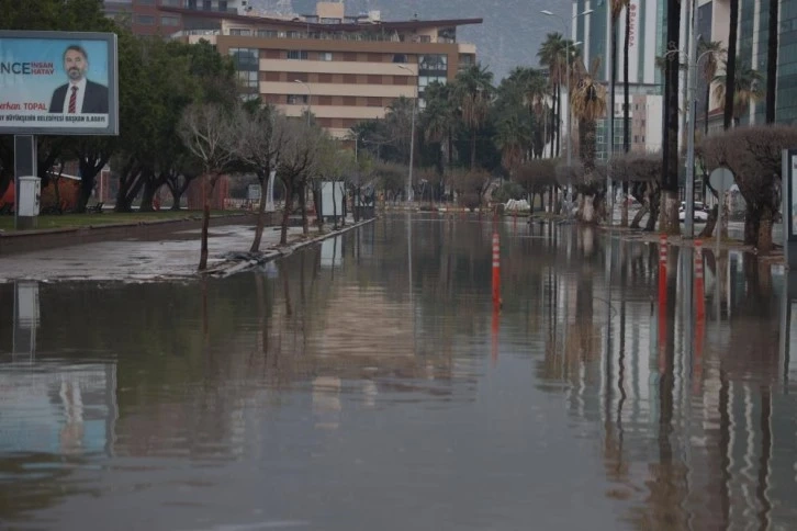 İskenderun sular altında kaldı