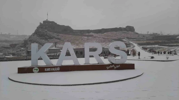 Kar yağışı Kars’ta etkili oluyor