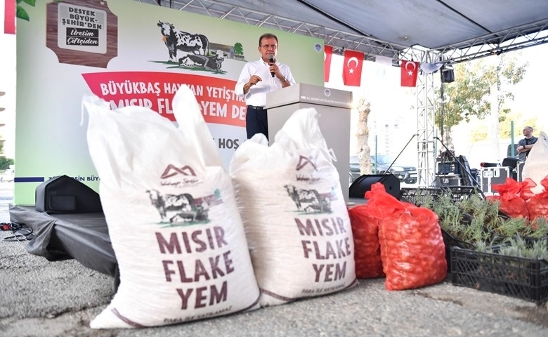 Silifke'de 225 yetiştiriciye 180 ton yem dağıtıldı