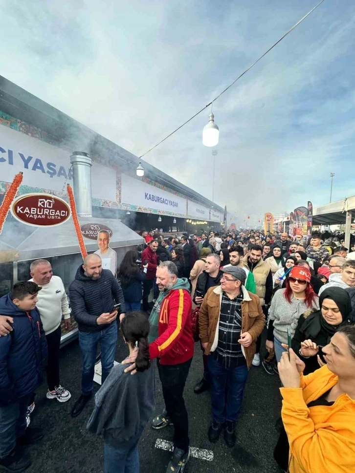 İstanbul'da Adana Kebabı insanları büyüledi