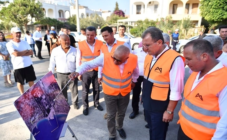 Seçer: "Rahat ve konforlu yollar için pist gibi yollar yapıyoruz"