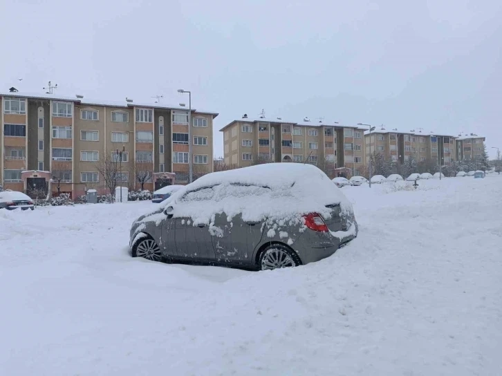 Van da 671 yerleşim yerinin yolu ulaşıma kapandı