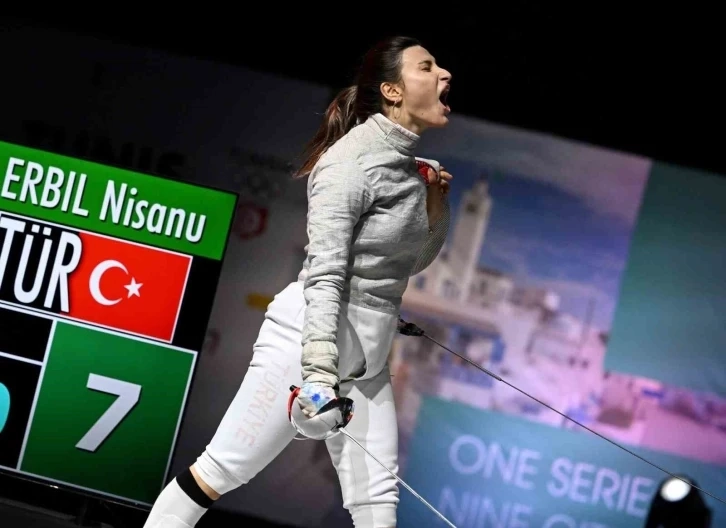 Türk Milli eskrimci Nisanur Erbil’den tarihi Grand Prix madalyası kazandı