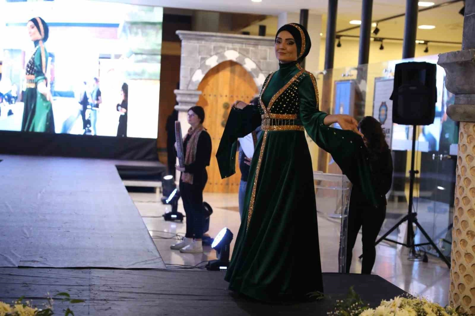 Diyarbakır’da Yöresel Kıyafetler Ve Moda Tasarım Yarışması düzenlendi