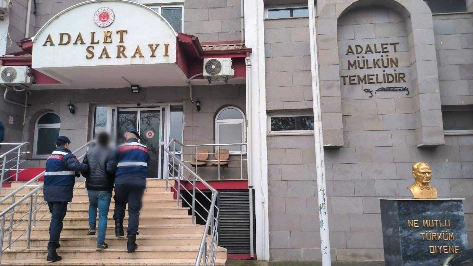 Jandarma 18 yıl 1 ay cezası firarı yakaladı