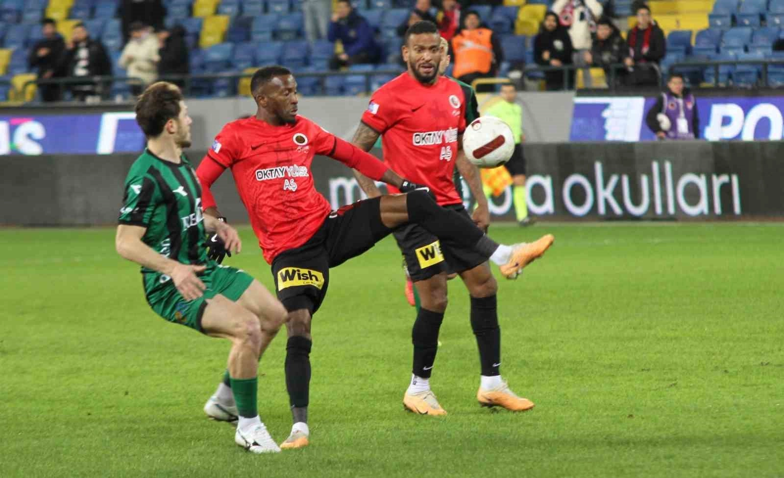 Gençlerbirliği: 3 - Sakaryaspor: 1