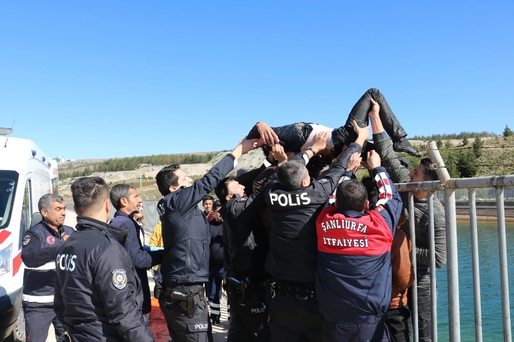 Kanala Düşen Öğrenci Boğuldu, Arkadaşı Yoğun Bakımda