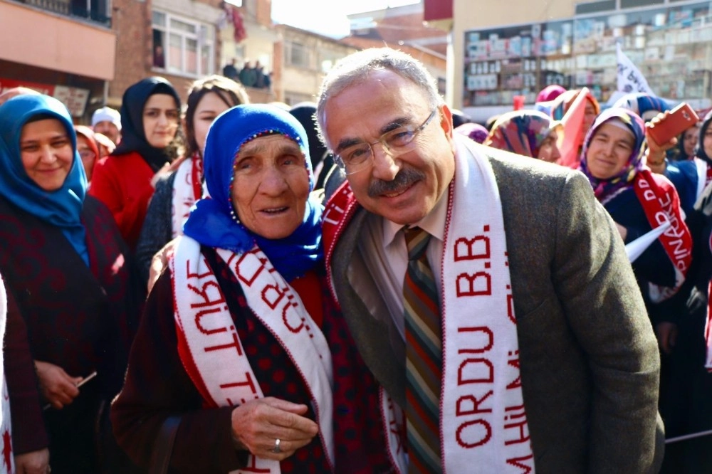 Asırlık Nine Hilmi Gülerin Mitinginde