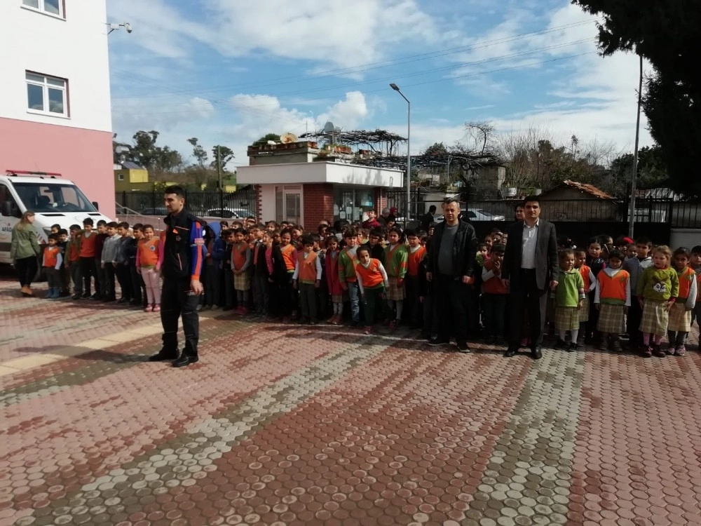 Öğrencilere "afet Bilinci" Eğitimi