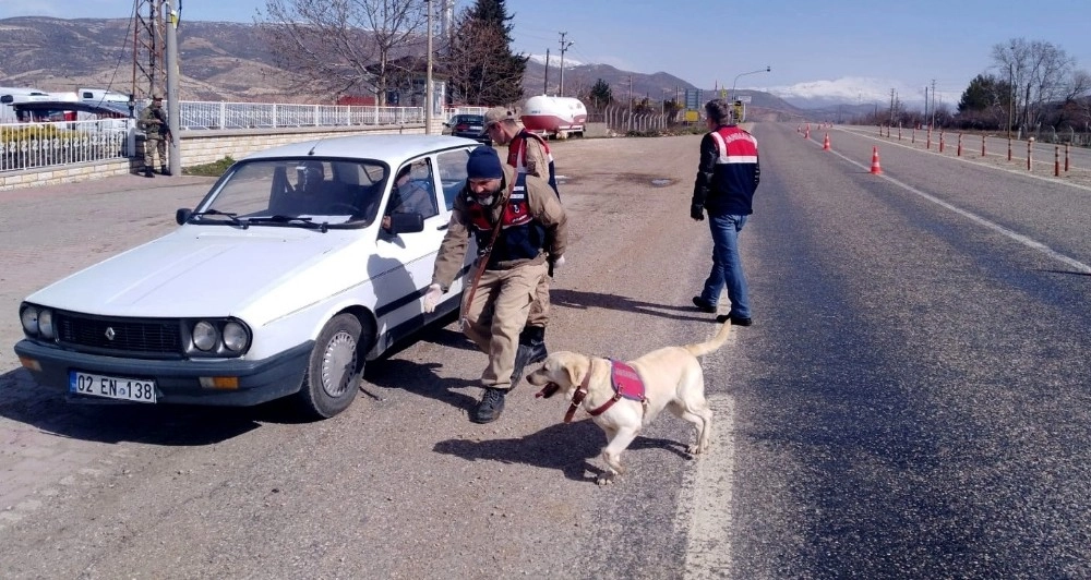 Adıyamanda 27 Kişi Yakalandı