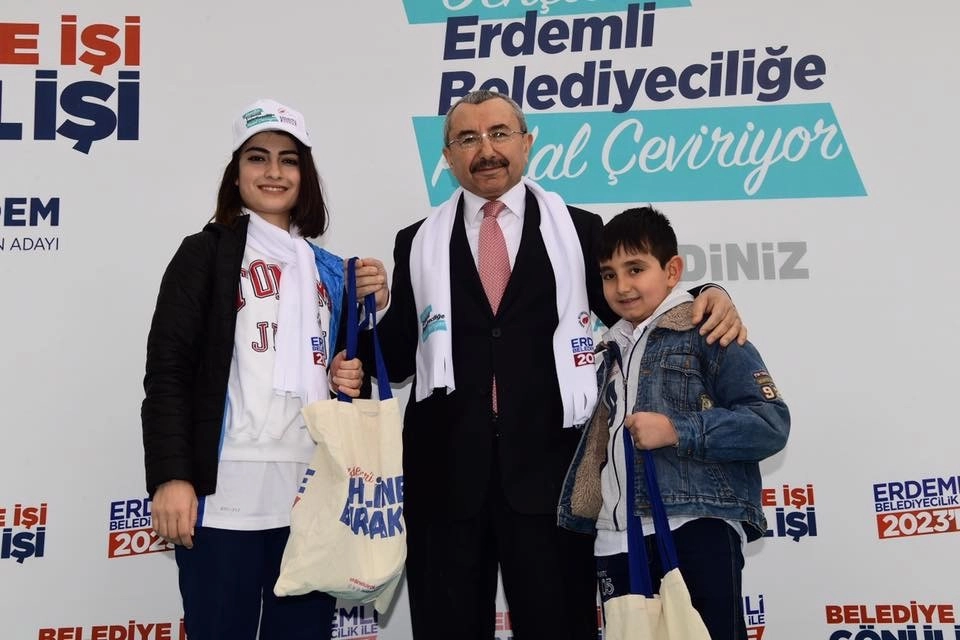 Ataşehirde 100 Proje İçin 100 Genç Pedal Çevirdi