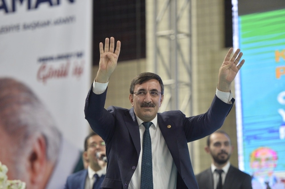 Ak Parti Genel Başkan Yardımcısı Cevdet Yılmaz Mardinde