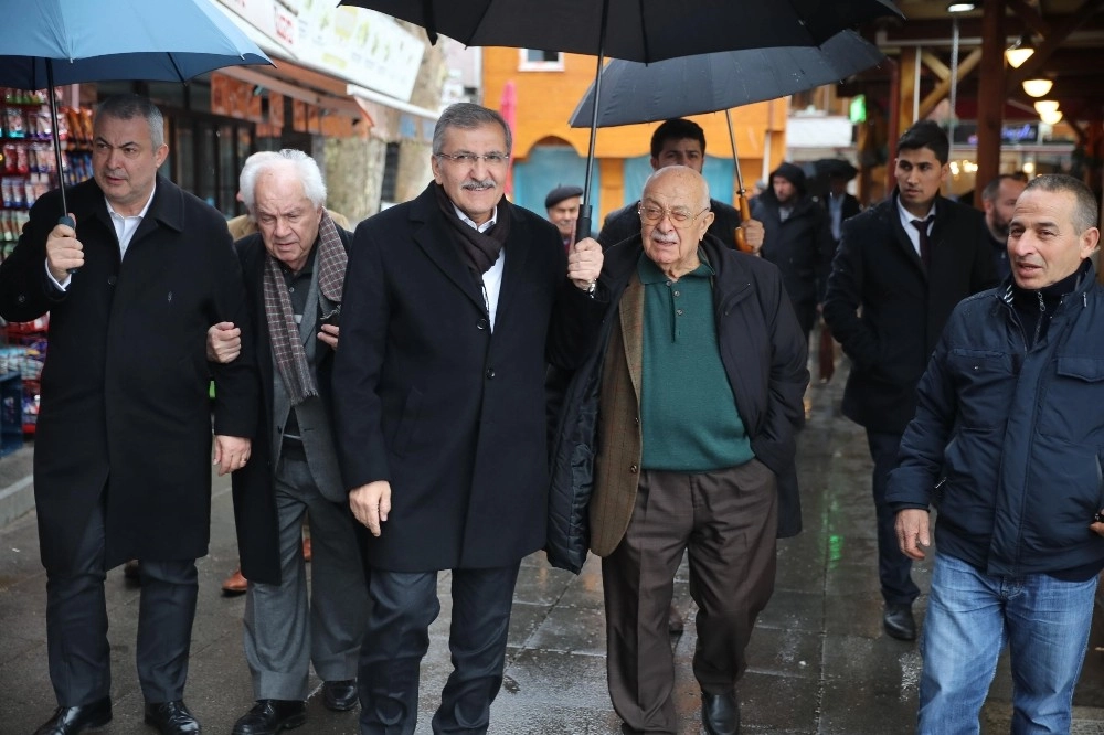 Hüseyin Amcadan Murat Aydına, “Tartışmasız Ailemin Oyu Sana” Sözü